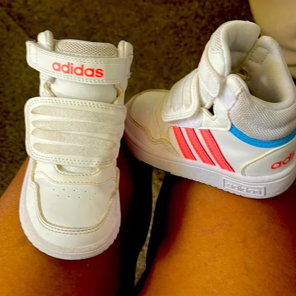 Little girls Adidas..size 7…colors white/pink/baby blue - Picture 1 of 3